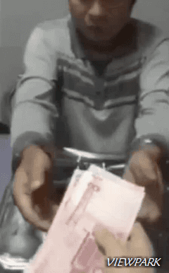 사기꾼들이 돈 빼돌리는 수법.gif