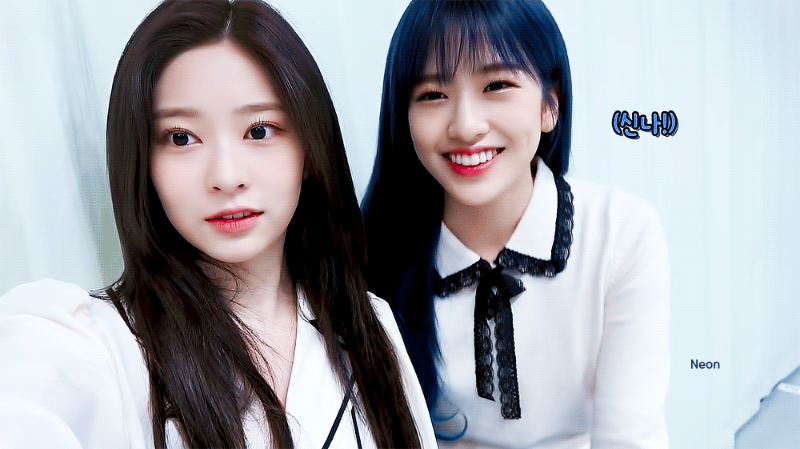 김민주 안유진 투샷 비주얼2.gif