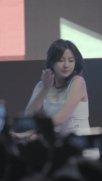 90397616012625921.gif
