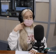 러블리즈 지애의 버릇3.gif