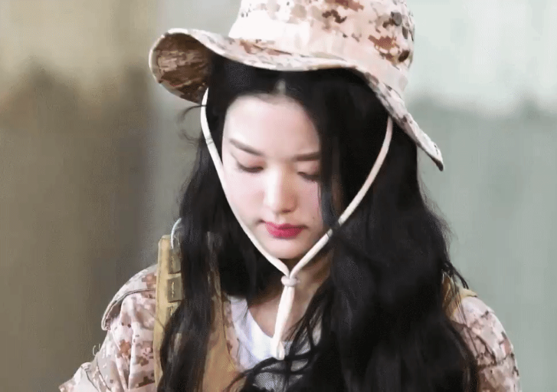 귀여운 장원영 훈련병 8.gif