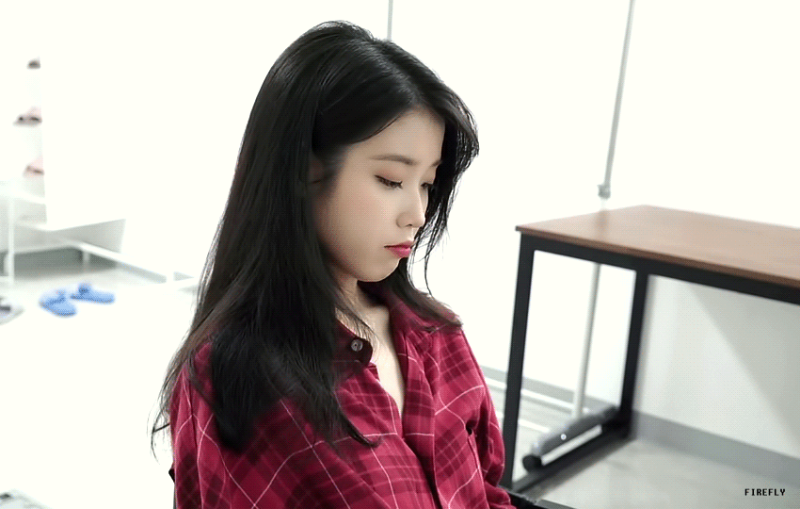 아이유니까요.gif