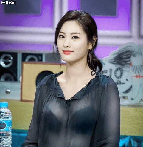 배우 나나 시스루 레전드3.gif
