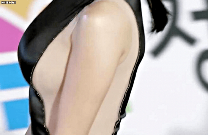 배우 이은우 씨스루9.gif