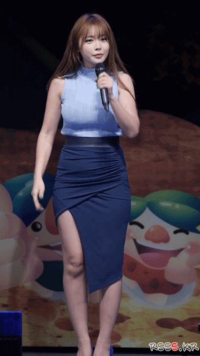 푸른 스커트 홍진영.gif