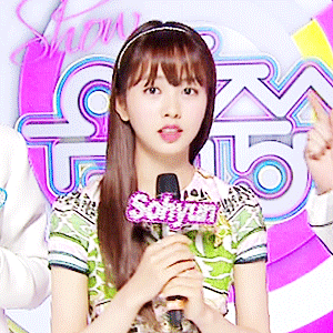 배우 김소현.gif