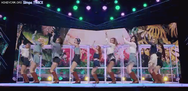 [K-Choreo 8K] 트와이스 'MORE & MORE (TWICE Choreography) l @MusicBank 200612_2.gif