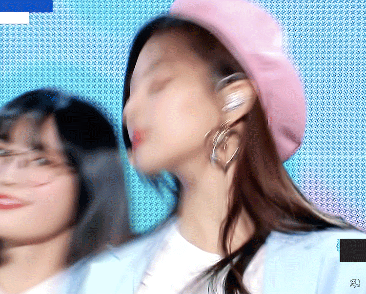3554575589_lygJ41I2_52e09b70bde9c8eacaf06f80b90dd3daf450ab37.gif