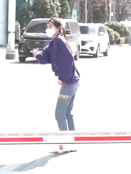 2080728795_yKcozrS3_8d5d9260eb69445e95bc7de5933541d31c9fd7af.gif