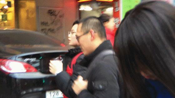 990219716_CDRWlYAT_bb7dadef3917ca10876fc14406640886fa1da72d.gif