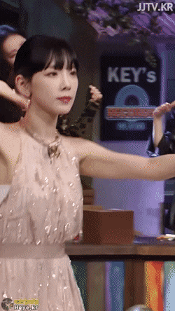 7aca7600627240fe4aff5a7982d1a04a_1619708186_1094.gif