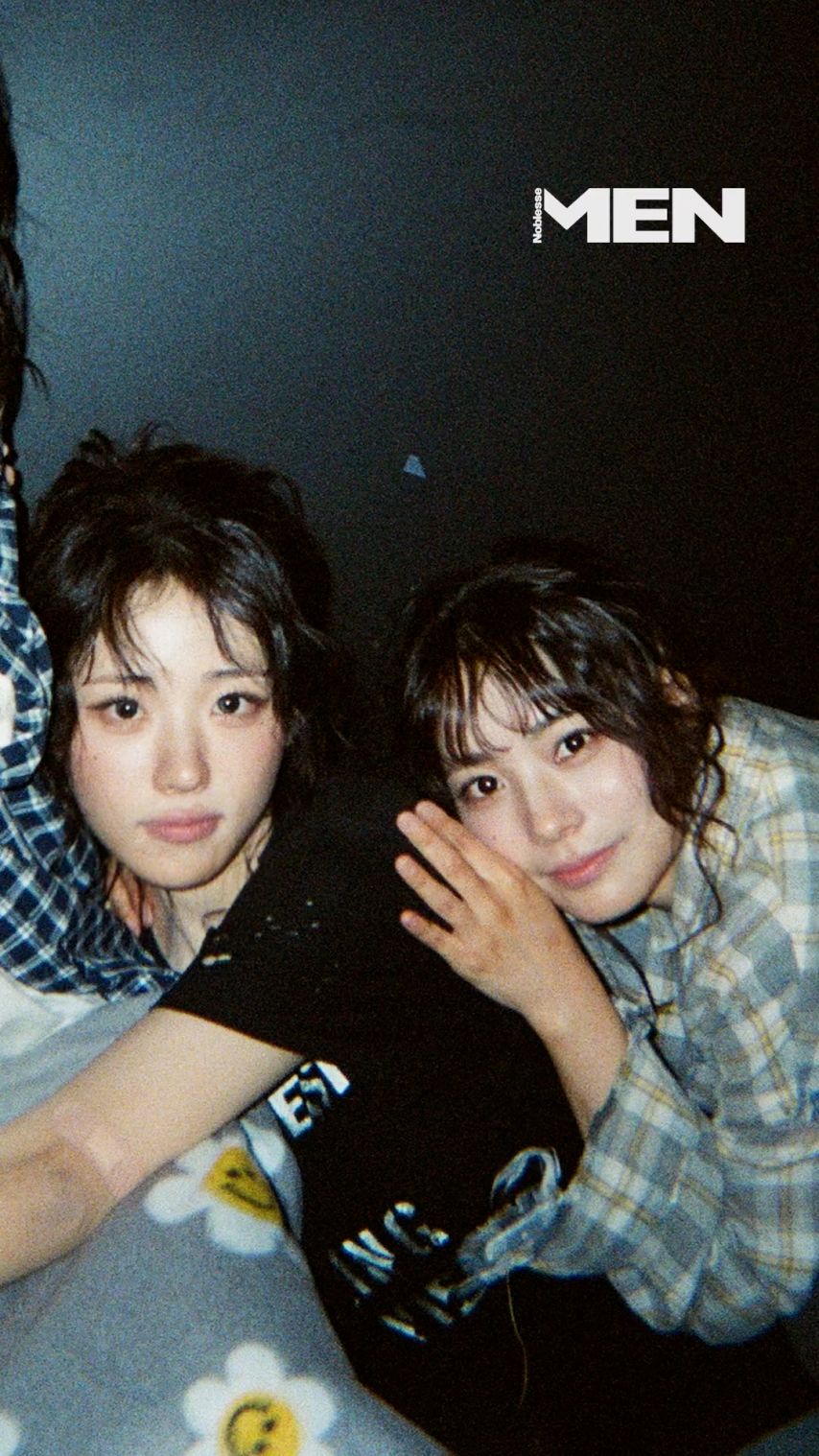 레트로 감성 느낌의 QWER 멤바들