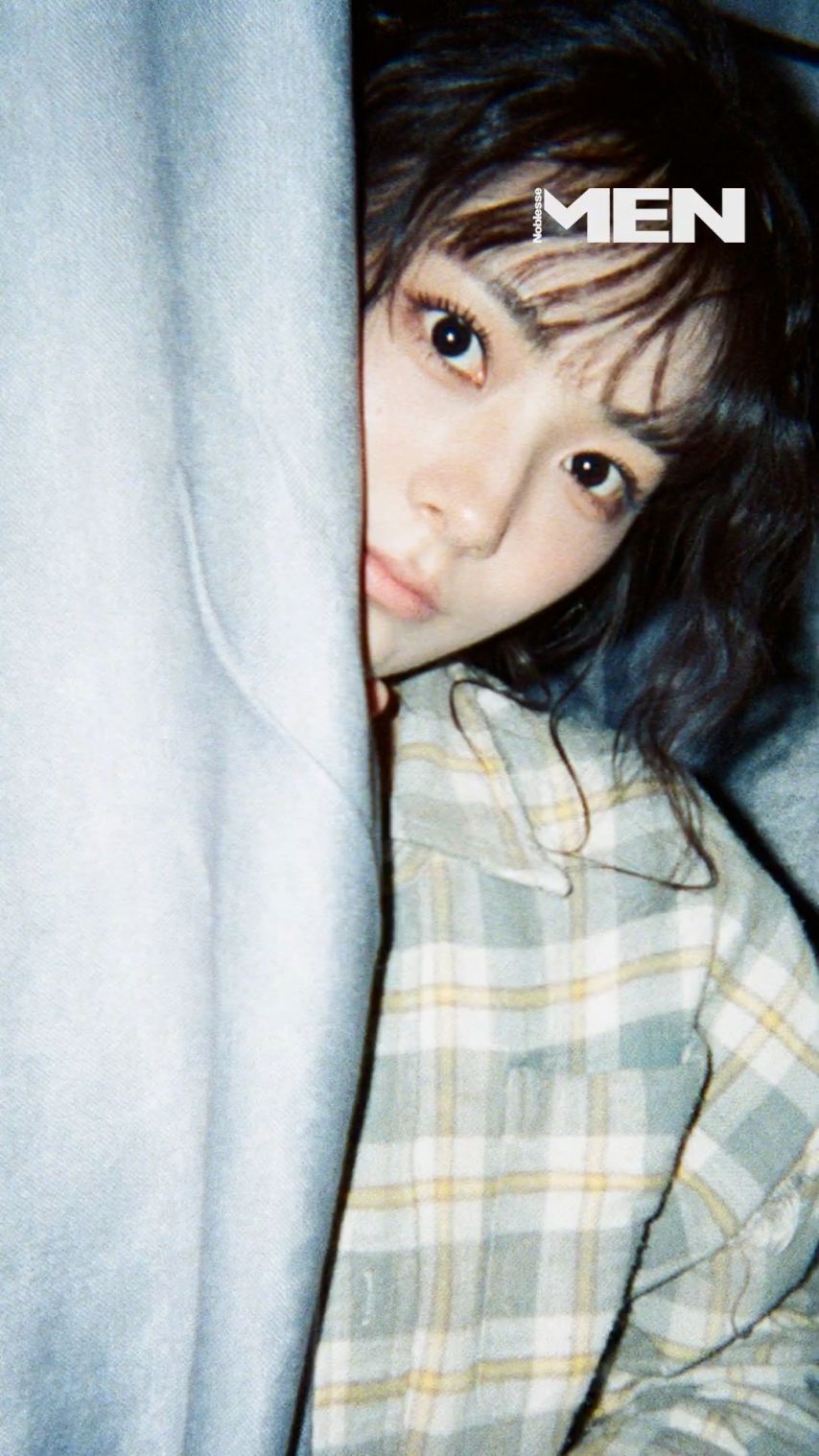 레트로 감성 느낌의 QWER 멤바들