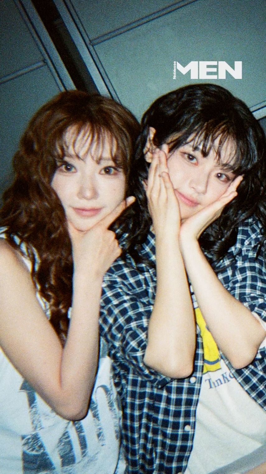 레트로 감성 느낌의 QWER 멤바들