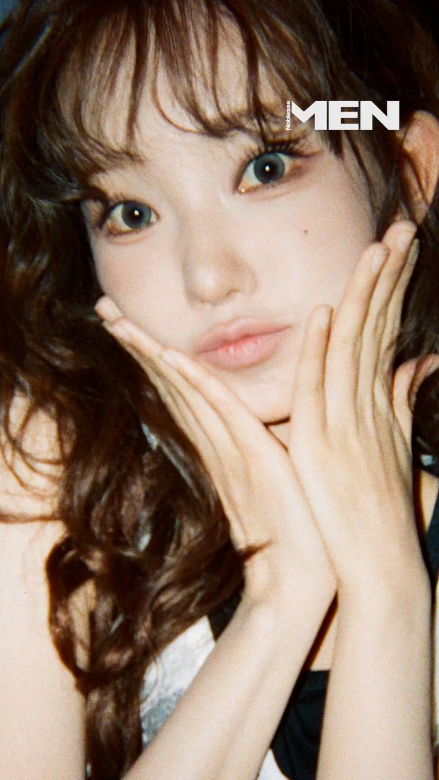 레트로 감성 느낌의 QWER 멤바들