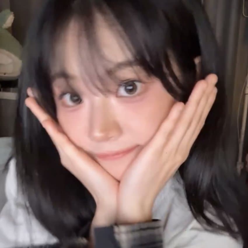 1757512666 (1).jpg QWER 쵸단 라이브 움짤