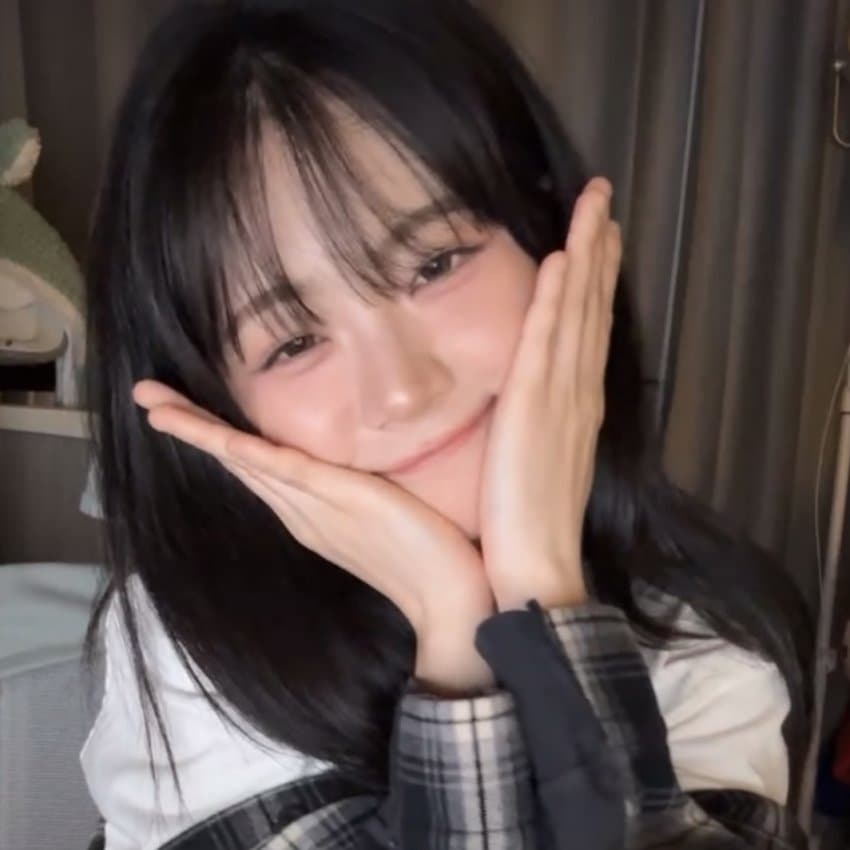 1757512666 (3).jpg QWER 쵸단 라이브 움짤