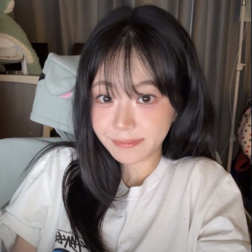 1757512655.jpg QWER 쵸단 라이브 움짤