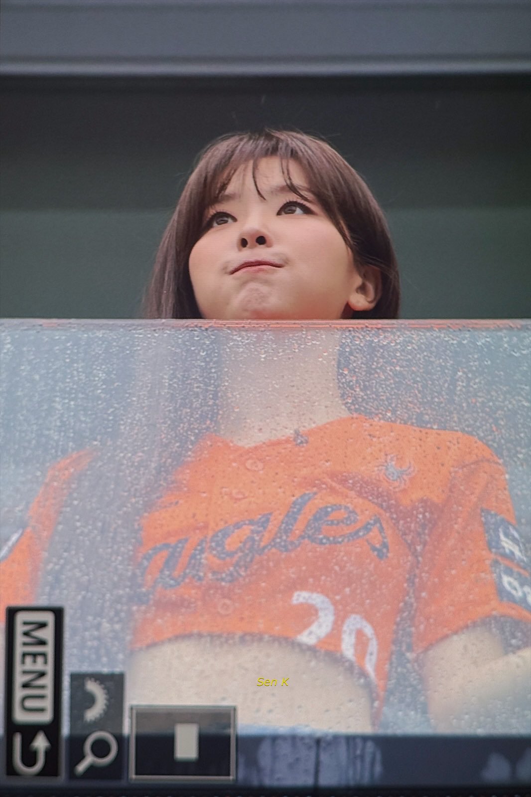 20250928_225723.jpg 오늘 한화시구 우취로 시구 취소된 레드벨벳 슬기
