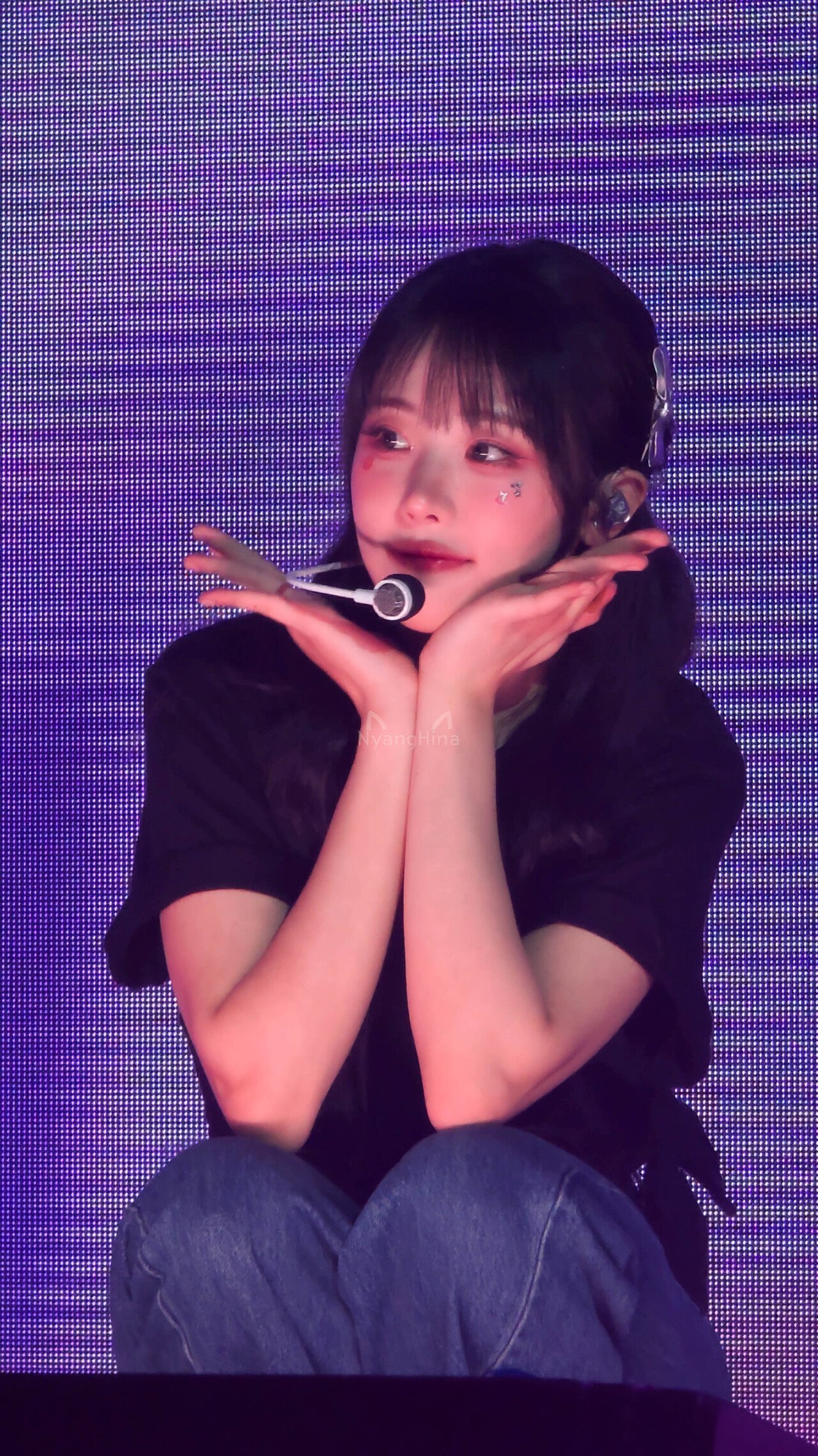 20251004_191940.mp4_20251006_002126.399.jpg QWER 월드투어 엔딩 무대인사 직찍
