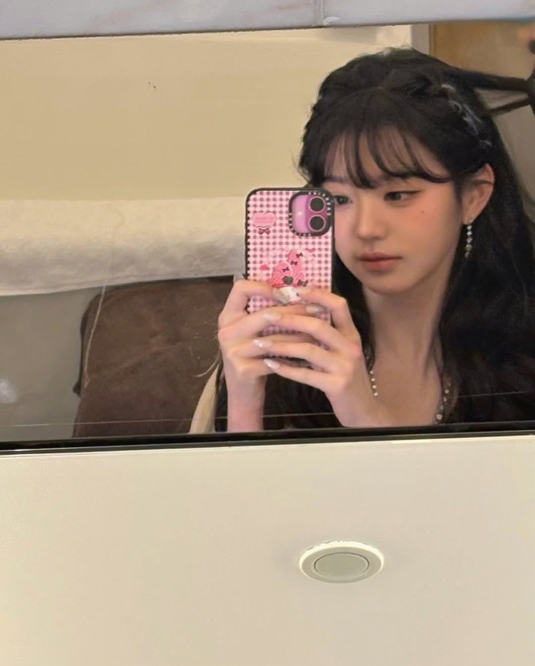 559266446_18077425637587664_9116937265640308256_n.jpg 오늘자 아이브 장원영 인스타
