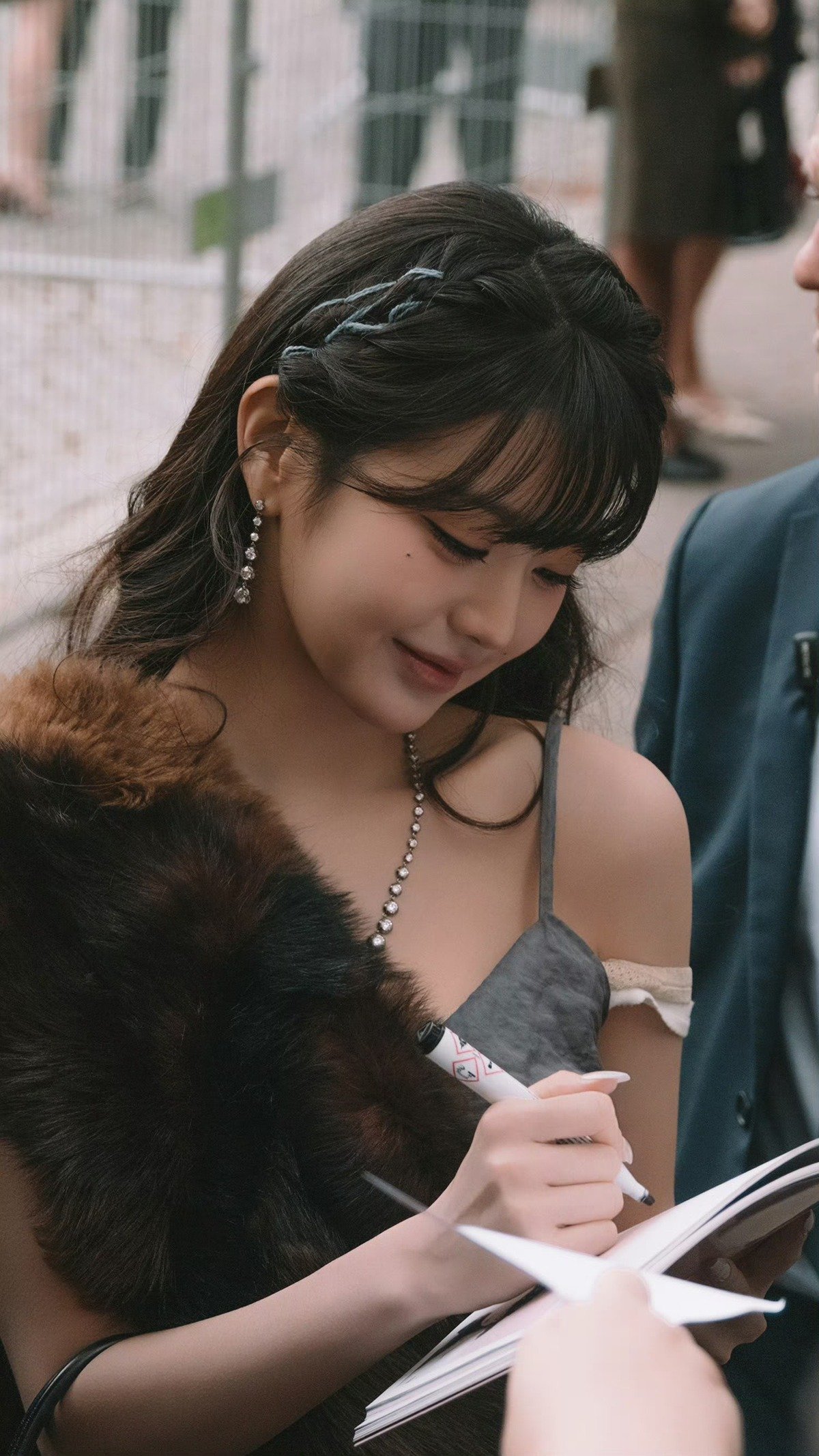 Internet_20251008_140535_1.jpeg 사진 작가가 찍은 미우미우쇼 장원영.jpg