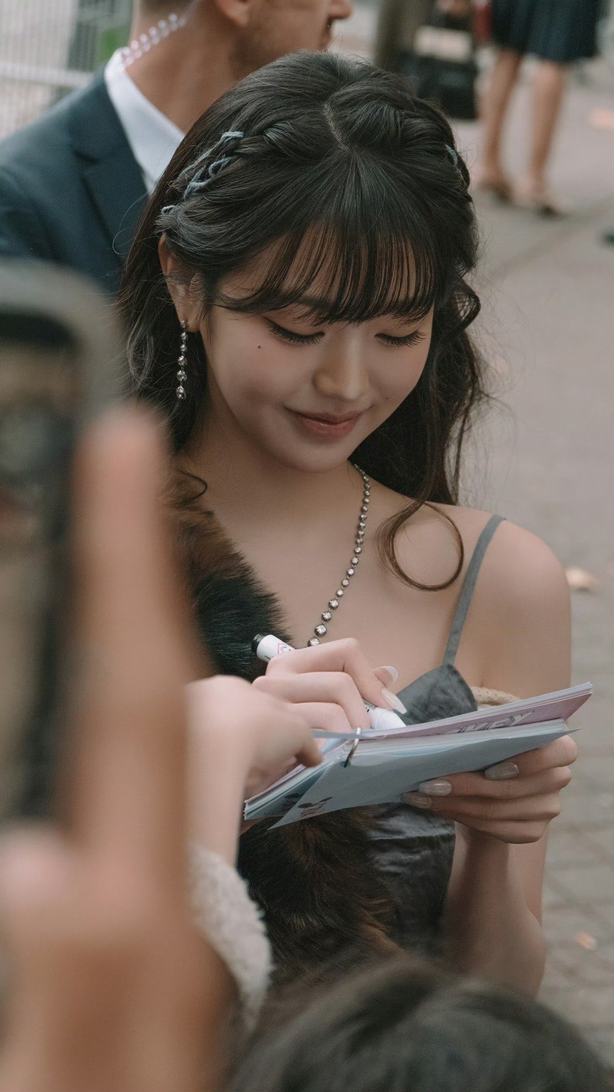 Internet_20251008_140535_4.jpeg 사진 작가가 찍은 미우미우쇼 장원영.jpg