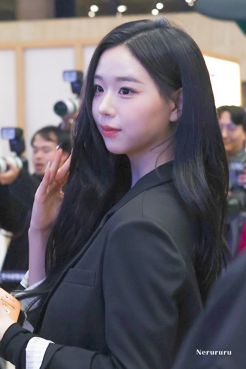 d6cd1fda13958c1a35f46f53fce52541.jpg 트리플에스 김채연 어제 출국사진