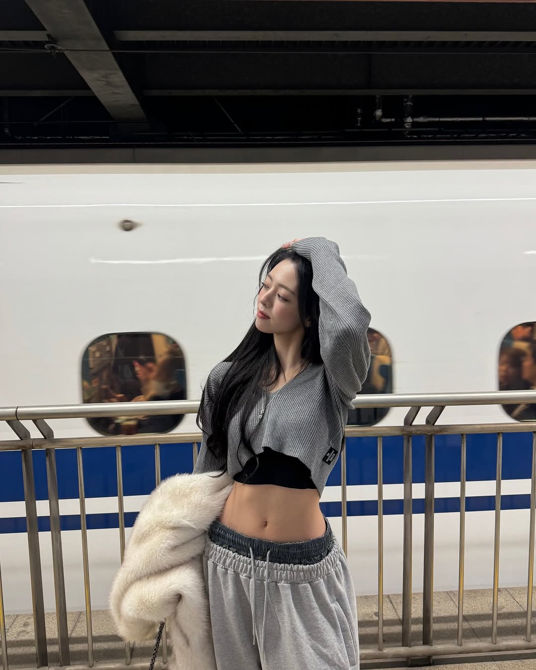 ITZY 유나 골반 라인