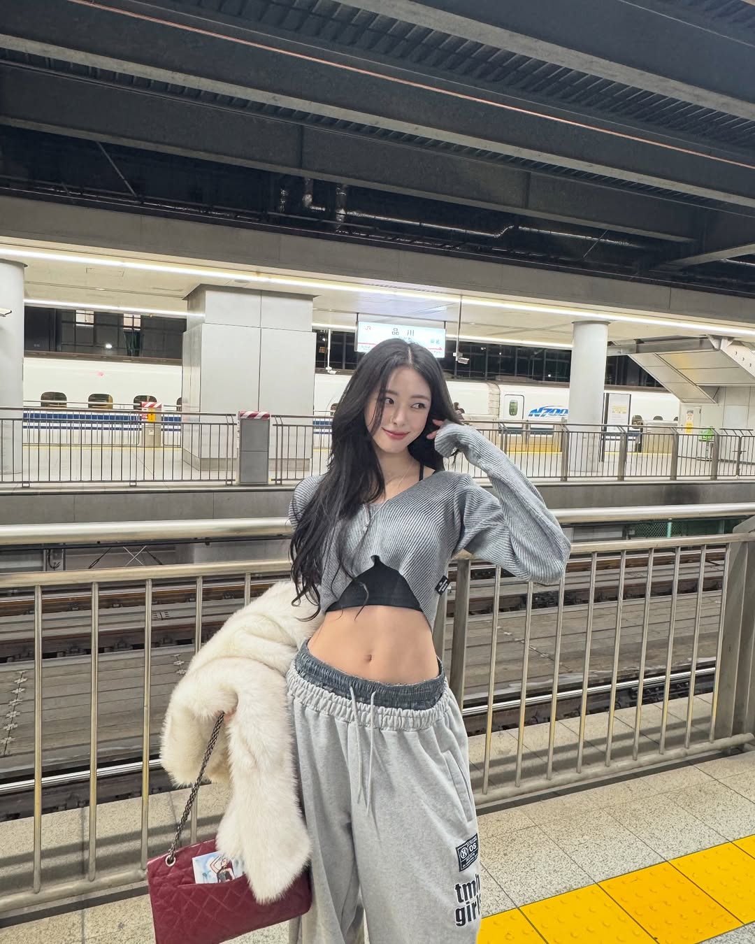 ITZY 유나 골반 라인