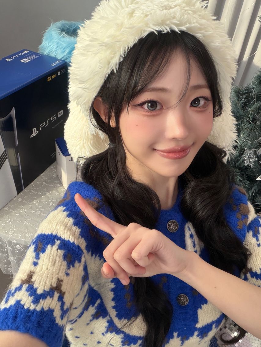 33428955_LIFQncCV_38SbwoP9TGtXsJ2D.jpeg 플스 촬영하는 QWER 히나 (with. 행복해져라)