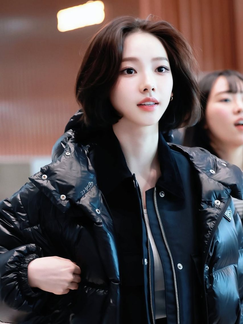 1930735395_zWEZ7YAu_HsC2LcTFf5yVe810.jpg 프라다 에스파 카리나