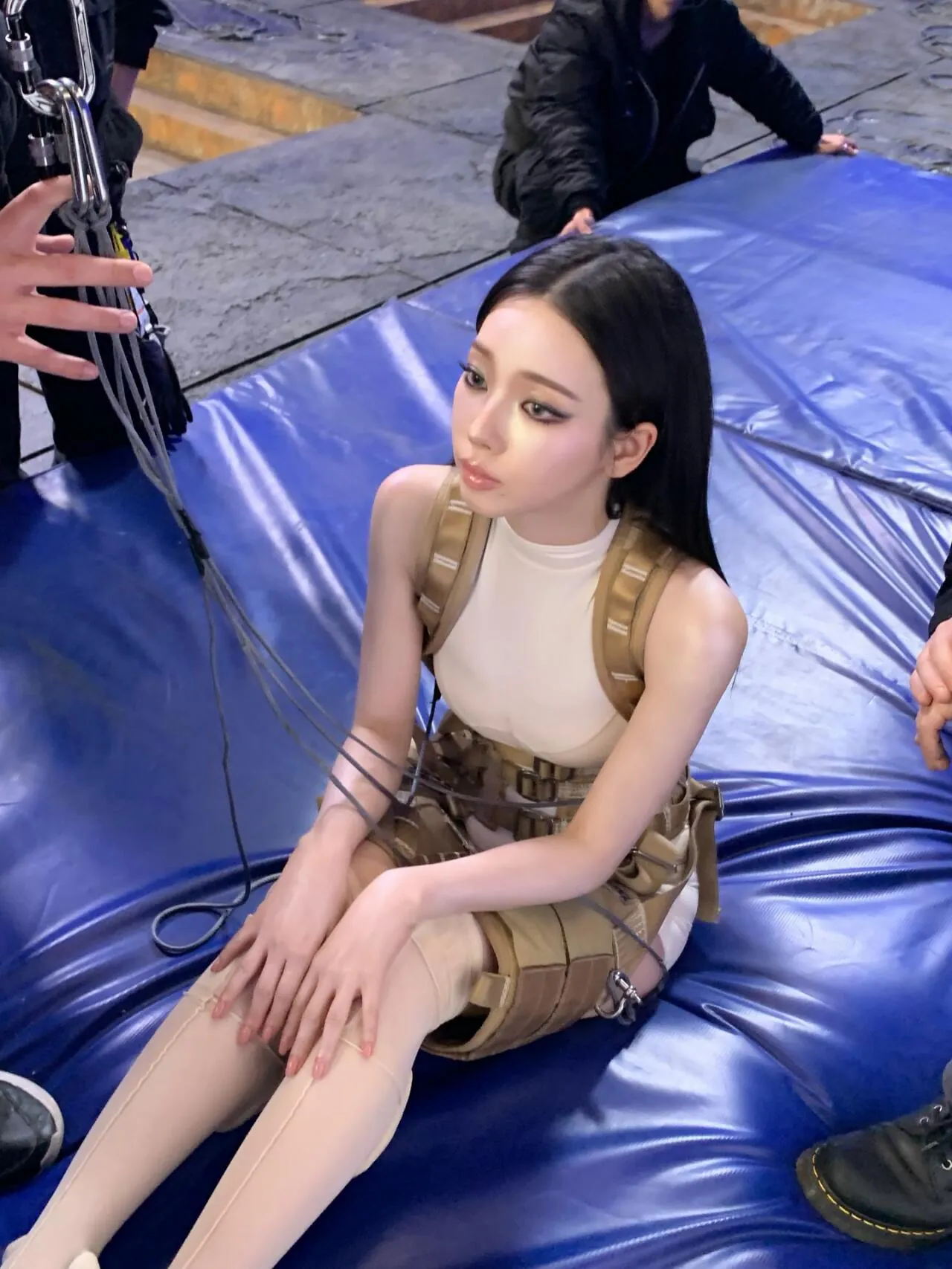 katarinabluu_20260427_p_3884496011671143252_9_3884495963603127657.jpg 오늘자 카리나 바디수트 ㄷㄷㄷ.jpg