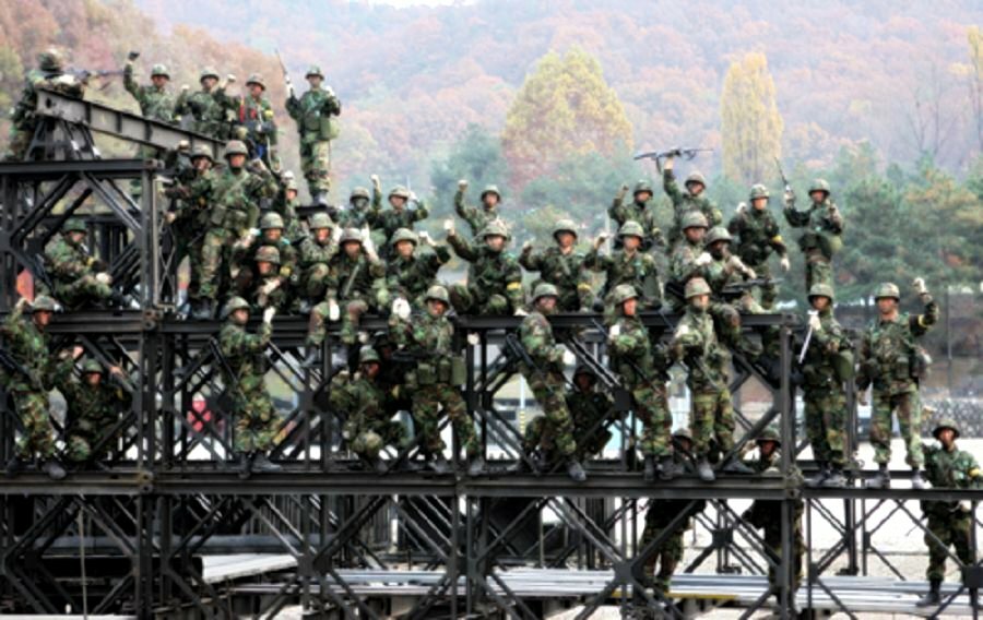 군대 꿀보직중 하나라는 장간교 조립