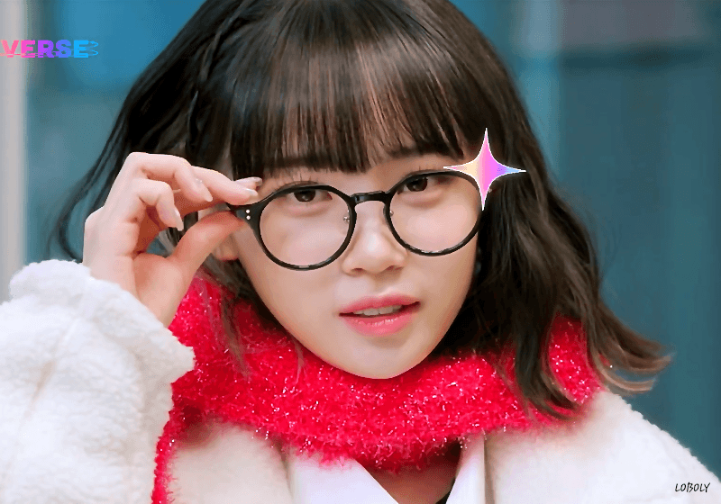    킹받는 안경 르세라핌 김채원