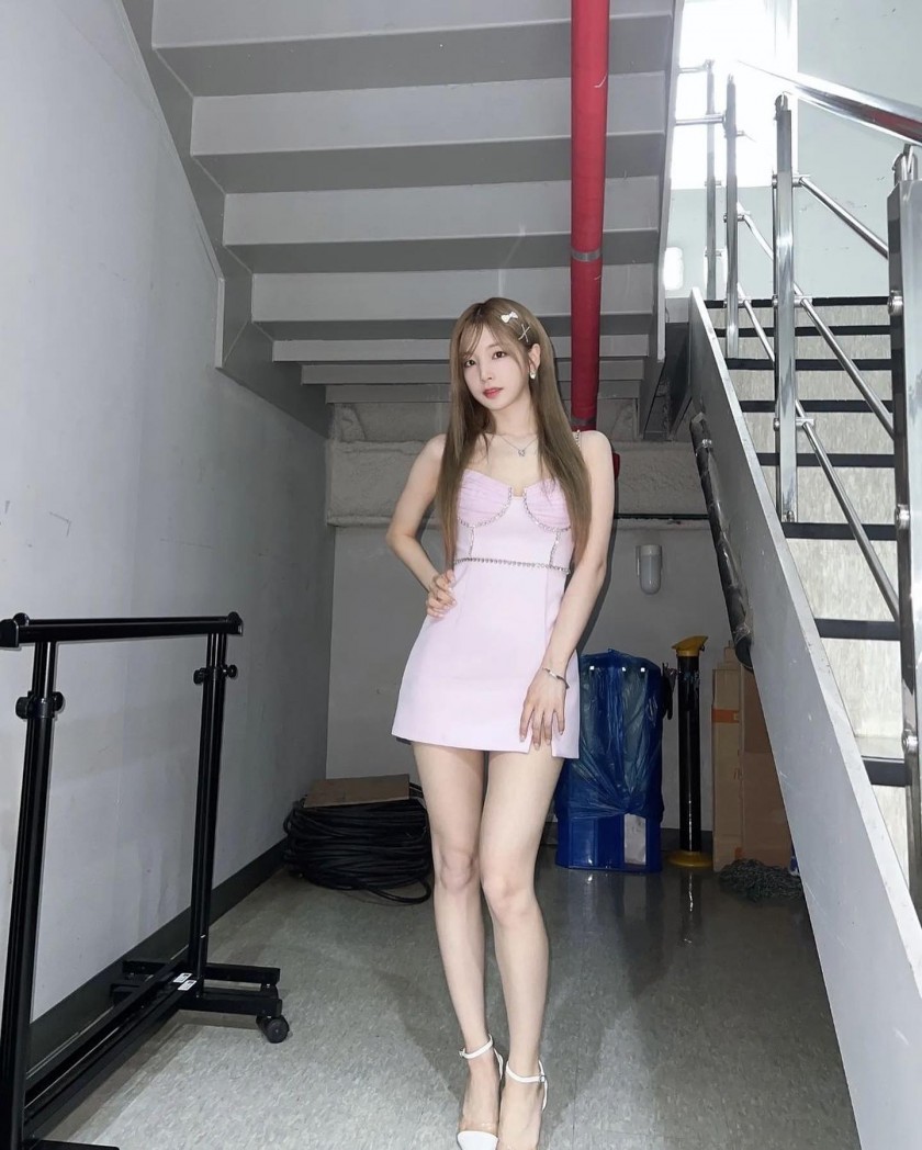 연희 핑크 드레스