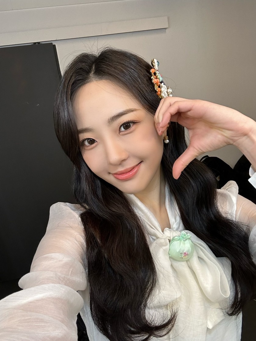 딸기 옴뇸뇸 먹는 앨리스 소희 연제 (소리주의)