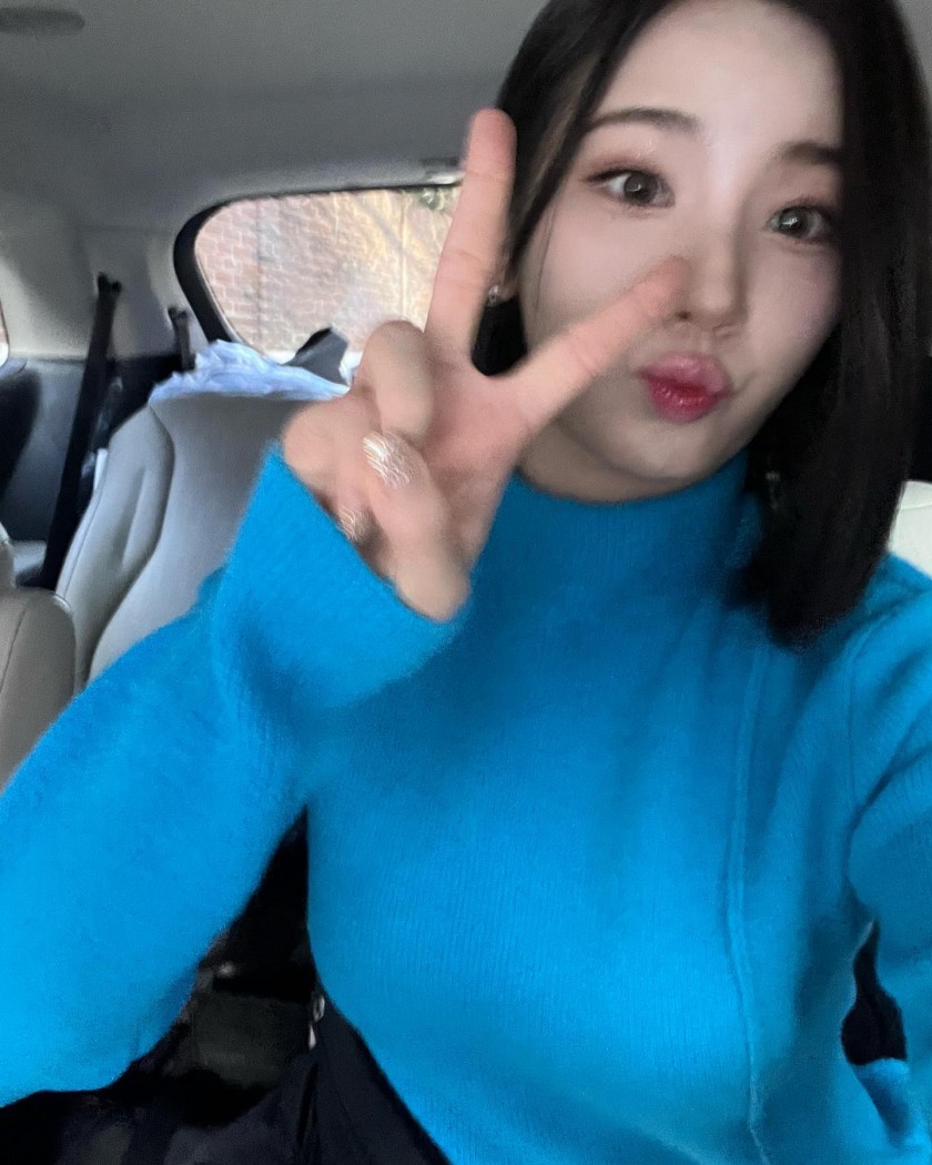 딸기 옴뇸뇸 먹는 앨리스 소희 연제 (소리주의)