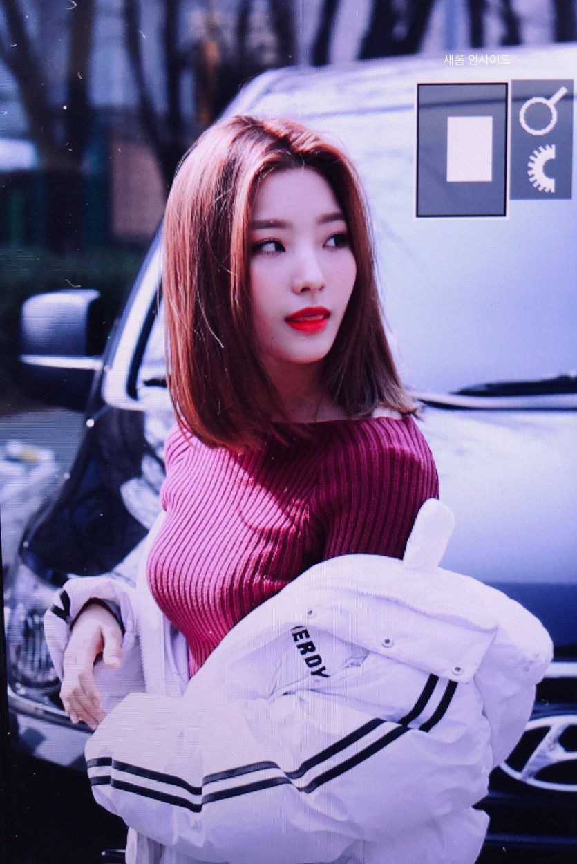    프로미스나인 캡틴 이새롬