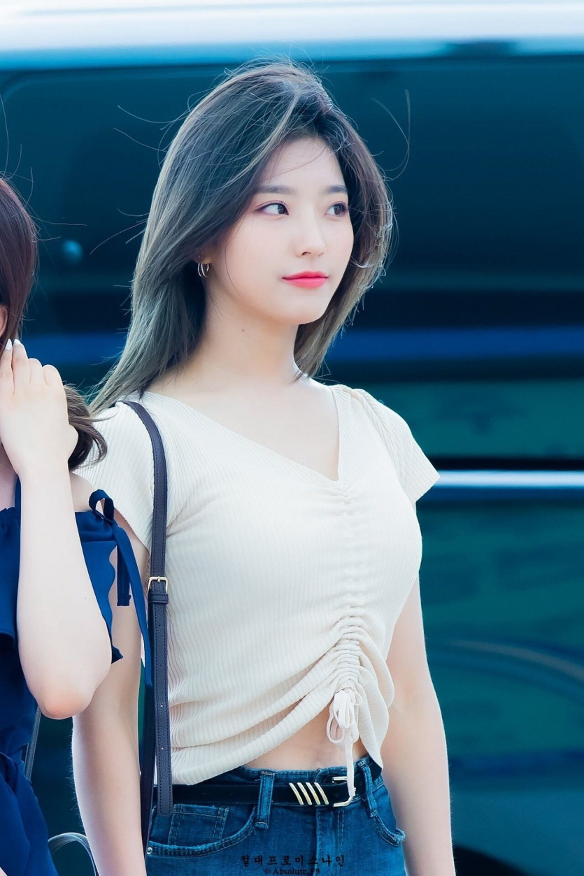    FROMIS9  Lee Sae Rom