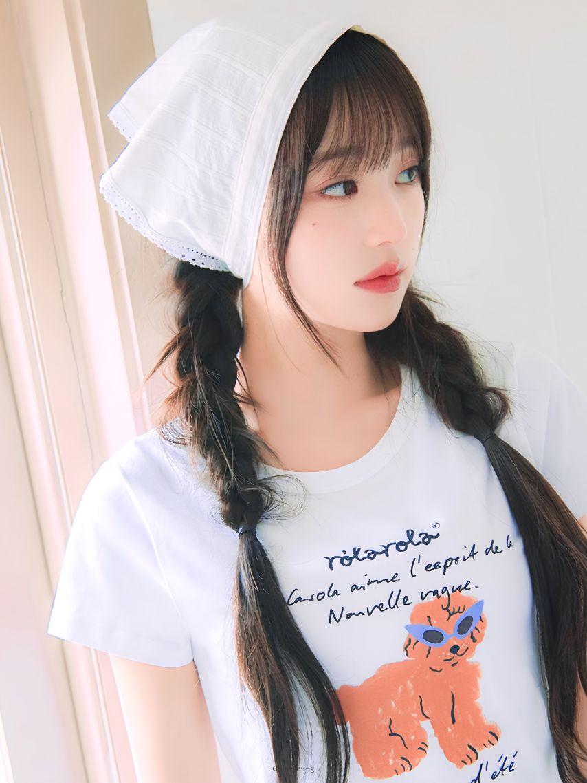 아이브 레몬팔이 소녀(?) 머리에 흰 스카프 쓴 장원영 미모