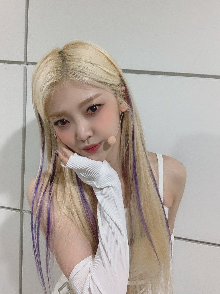    EVERGLOW 온다