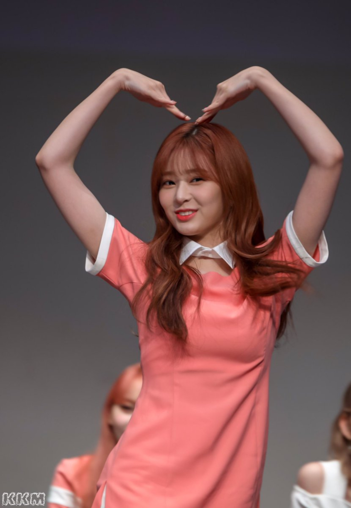    아이즈원 김민주 사쿠라 나코 콘서트시부야 외 (31 p)