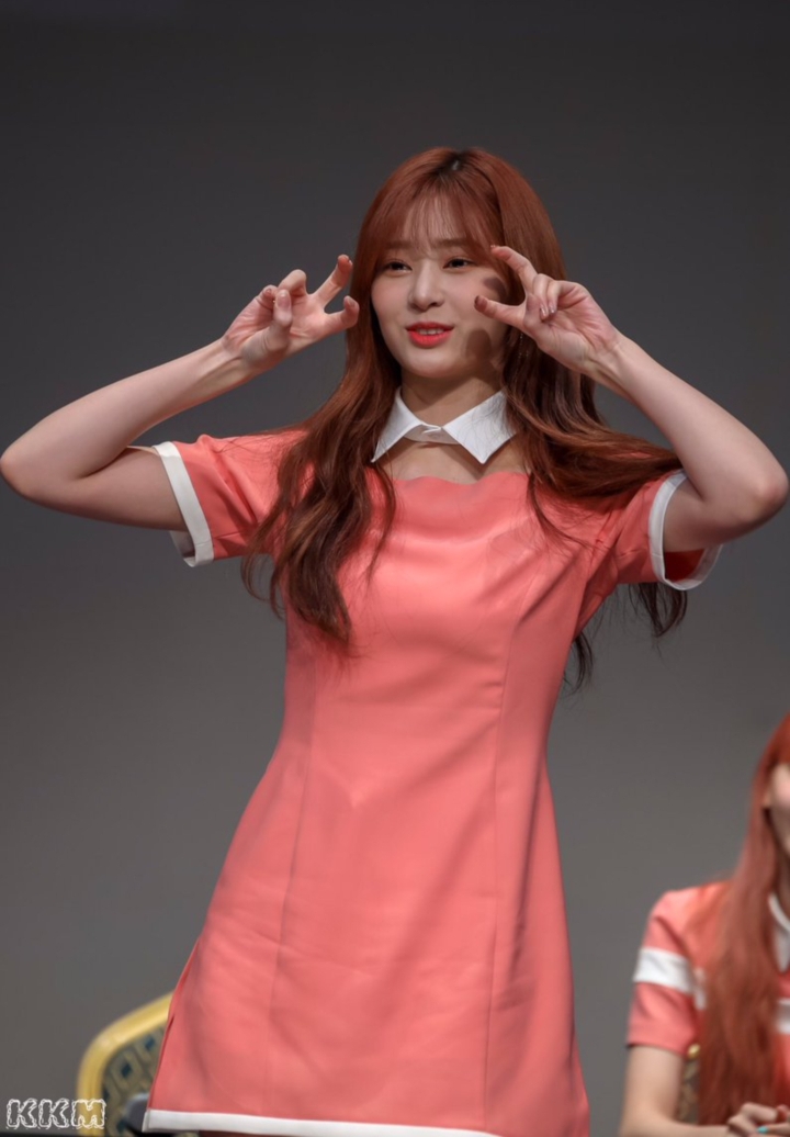    아이즈원 김민주 사쿠라 나코 콘서트시부야 외 (31 p)