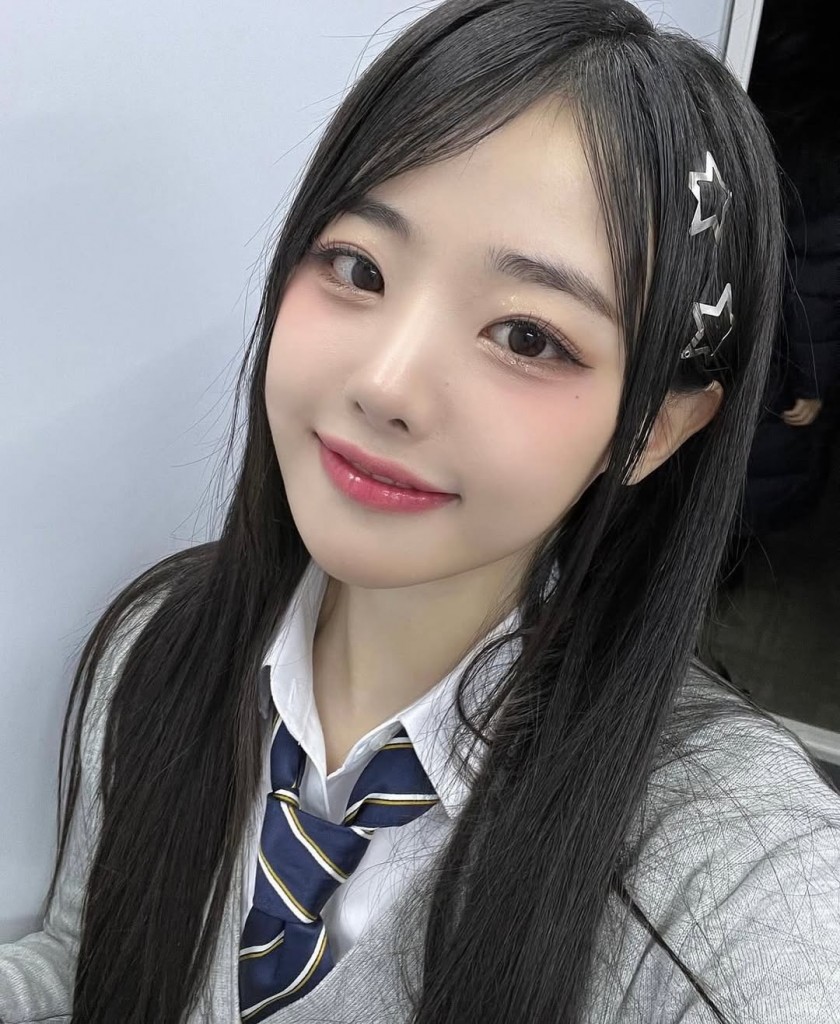 교복 입은 히나