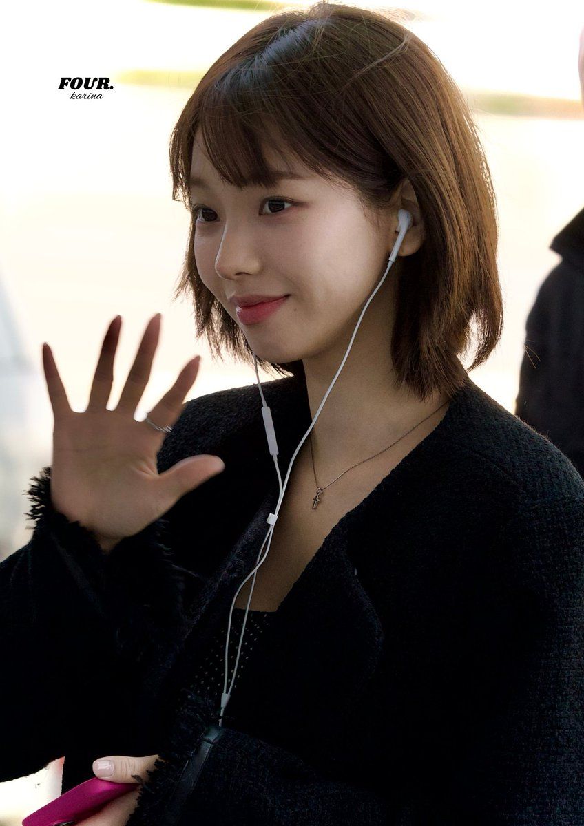 최근 에스파 카리나 공항 실물 직찍 미모