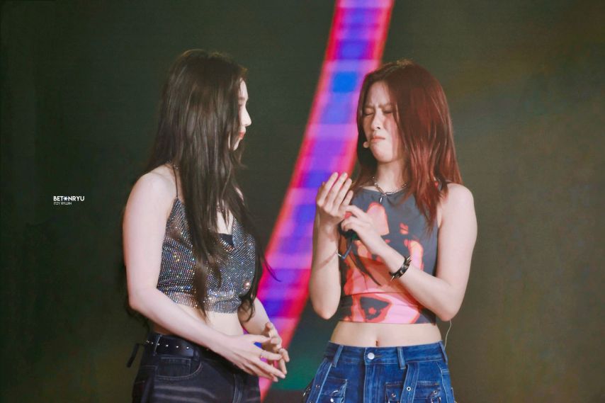 ITZY 류진과 장난치는 카리나