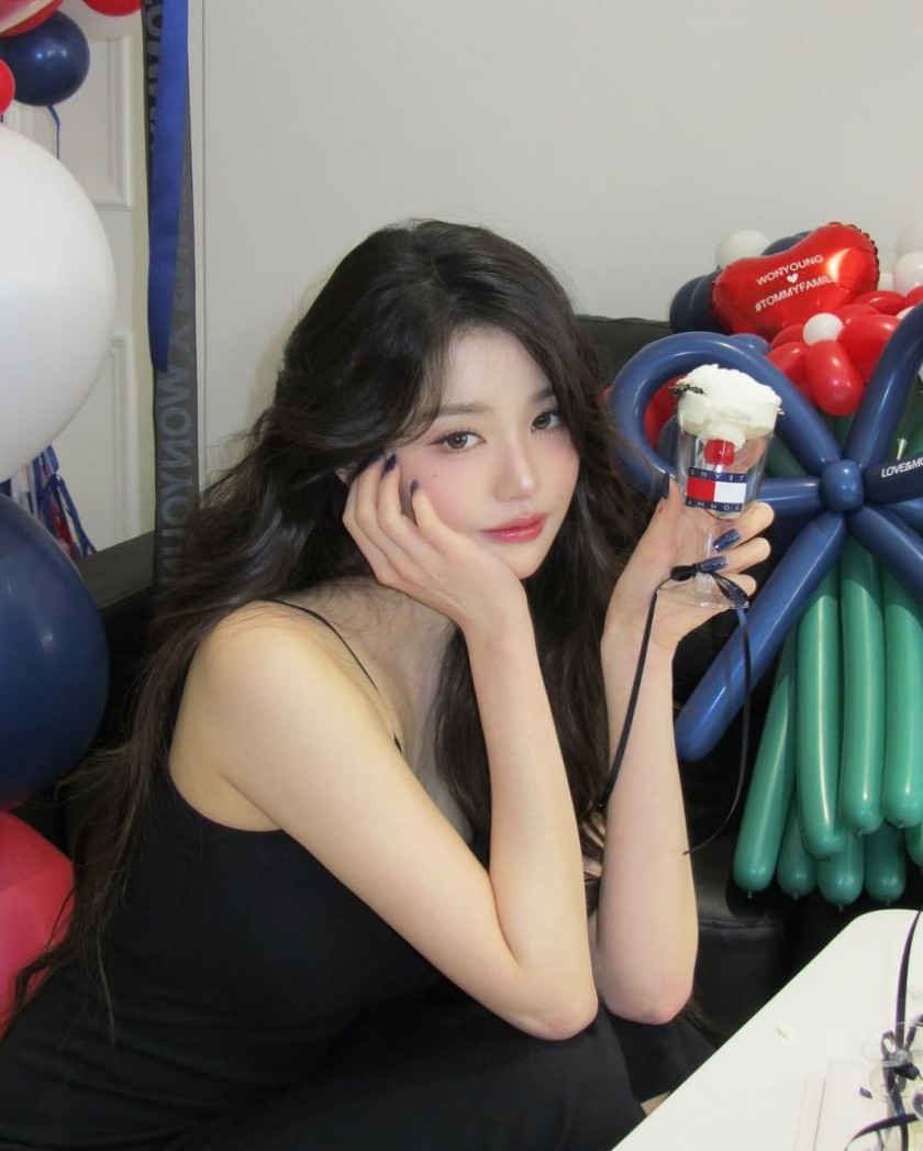 살 올라 섹시해진 동탄미시룩 입은 장원영 (아이브)