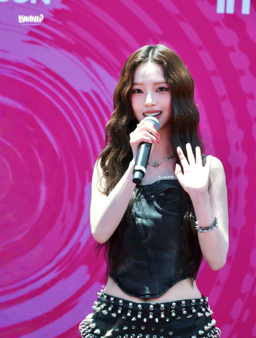 250511 SM TOWN 콘서트 LA 에스파 카리나