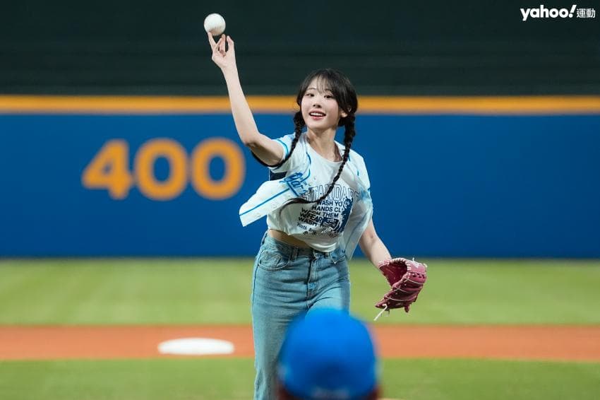 QWER 홈베이스에서 시타 하려고 한 시연
